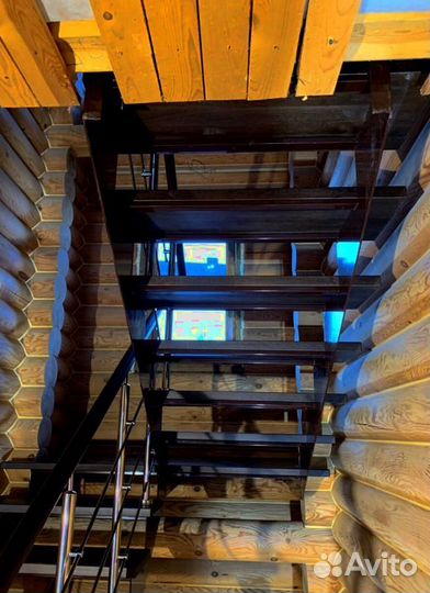 Лестница в дом или квартиру