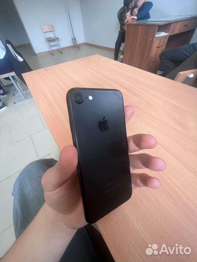 Телефон iPhone 7 128gb
