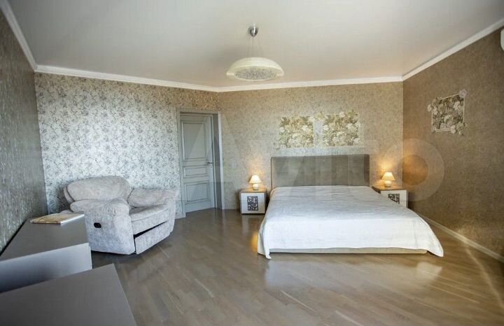 2-к. квартира, 82 м², 7/25 эт.