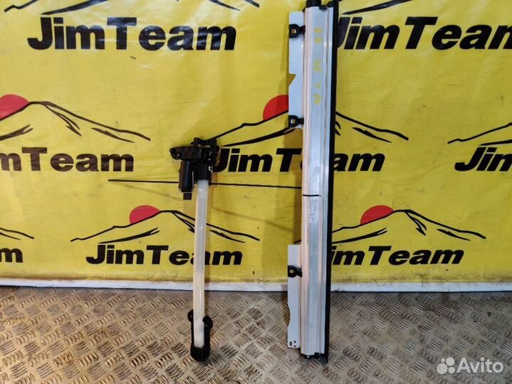 Шторка двери задняя правая Audi A8 D4 4HC 4HL ctga