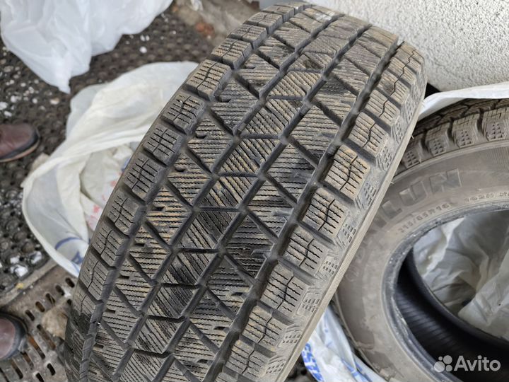Sailun Ice Blazer Arctic SUV 215/65 R16 102H