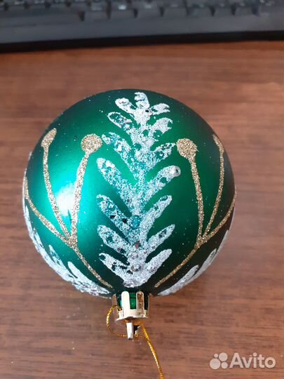 Новогодние елочные украшения-шары (небольшой брак)