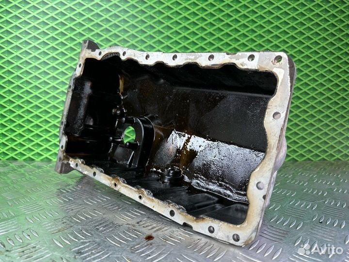Поддон двигателя Volkswagen Bora AVU 1.6 102 Л.С
