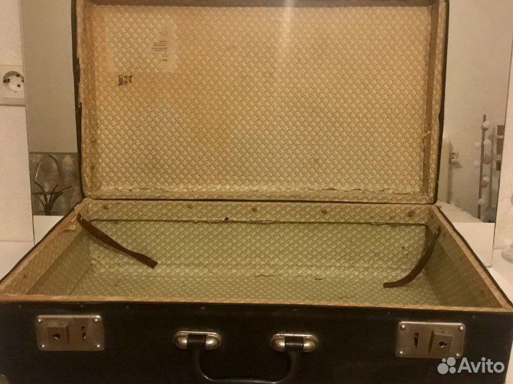 Ретро чемодан