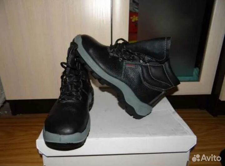 Ботинки мужские 40