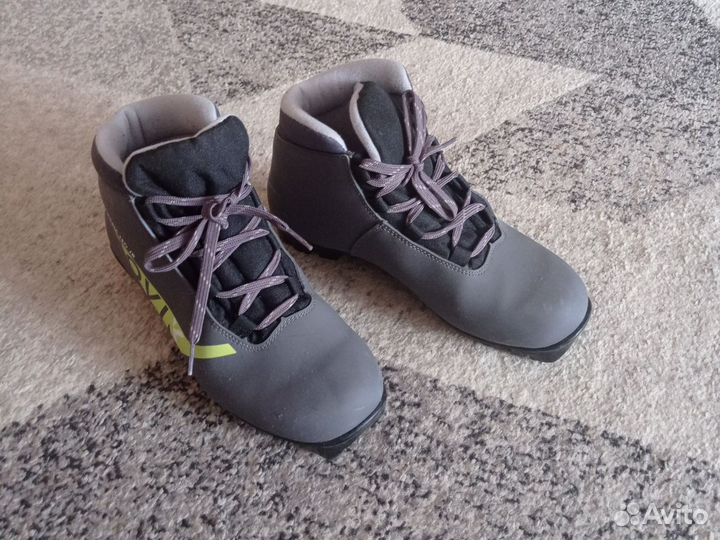 Лыжные ботинки