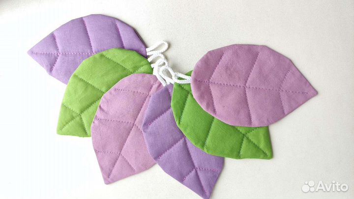 Гирлянда растяжка из листиков