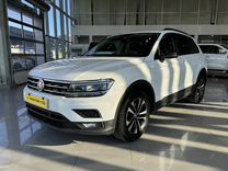 Volkswagen Tiguan 1.4 AMT, 2020, 94 000 км, с пробегом, цена 2 685 000 руб.