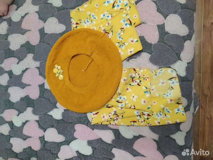 Берет женский новый с шарфиком