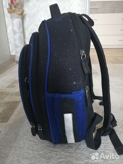 Рюкзак школьный с анатомической спинкой