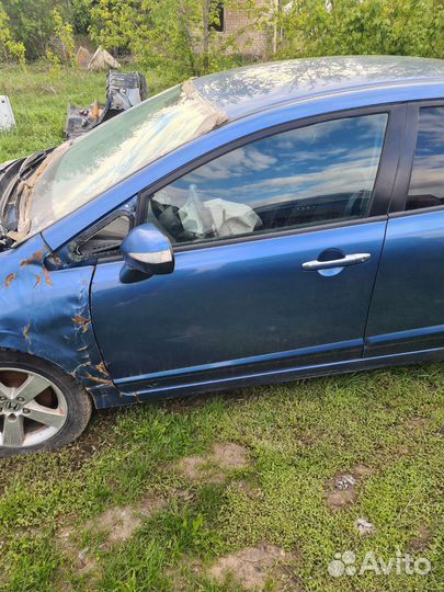 Передние задние двери Honda Civic 4D правая левая