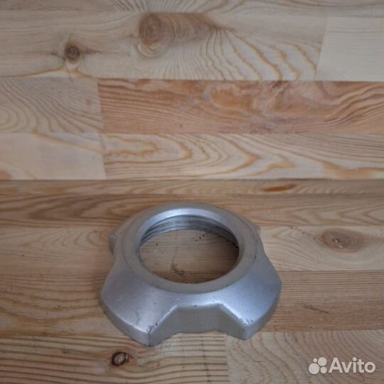 Гайка шнека мясорубки Bork m700