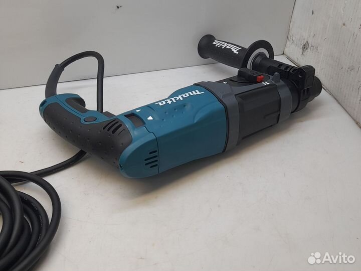 Перфоратор Makita HR2470