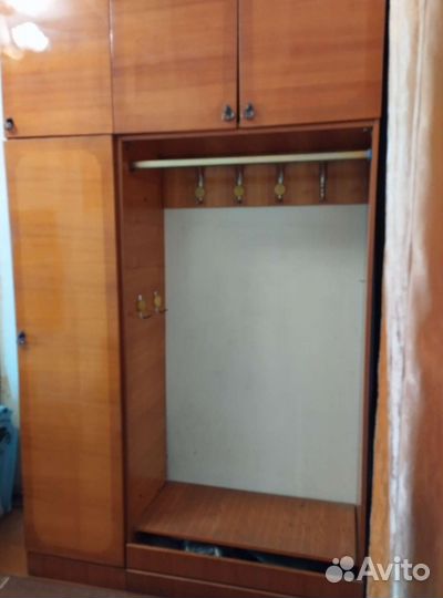 Шкаф