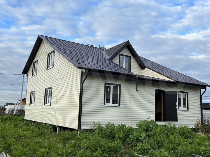 Коттедж 185,5 м² на участке 14 сот.