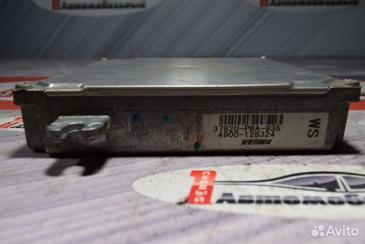 Блок управления двс c Honda Fit GD1 L13A