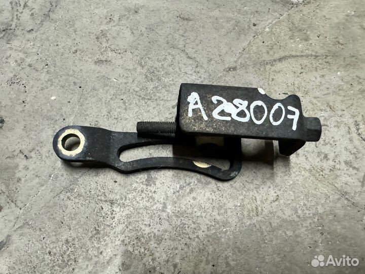 Натяжитель генератора Mitsubishi Lancer 9