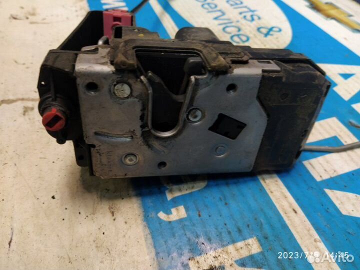 Замок двери зад. прав. Opel Zafira B A05 05-15