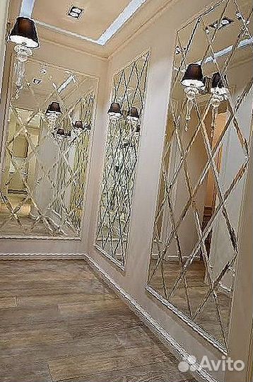 Зеркальное панно в гостиной