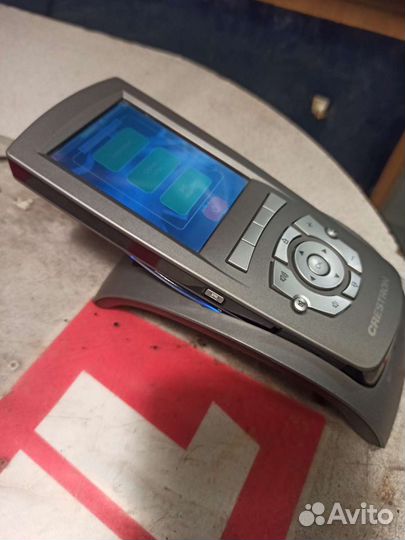 Универсальный пульт для тв, аудио, видео с сенсорн