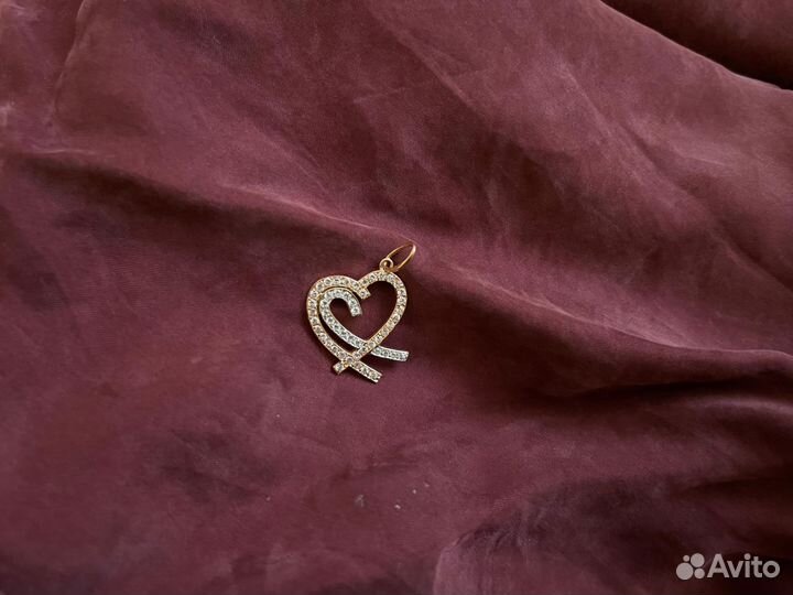 Золотой кулон