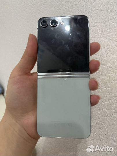 Samsung Galaxy Z Flip5, 8/256 ГБ