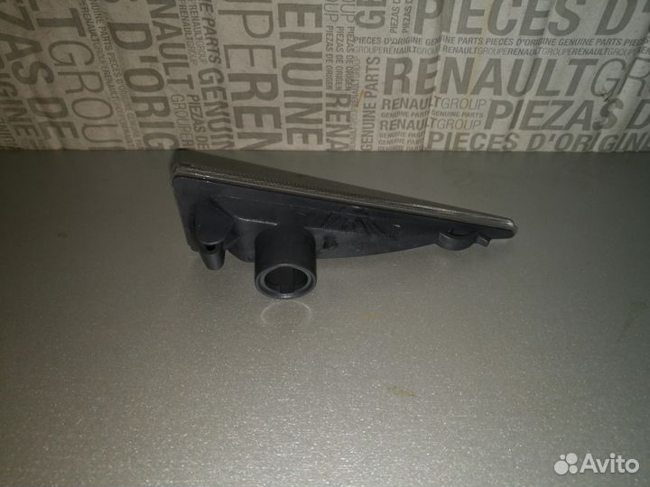 Повторитель поворота Рено Меган 2