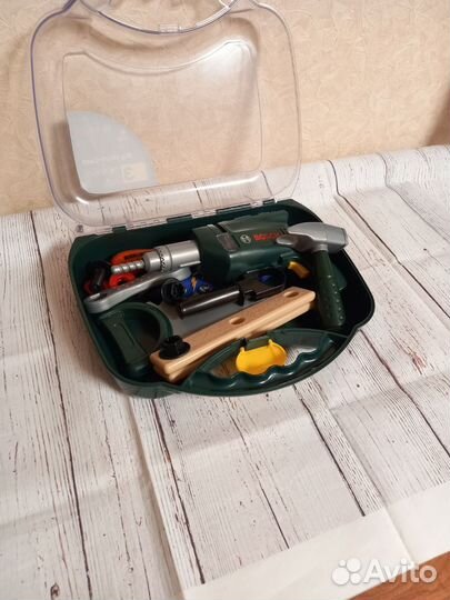 Игрушка-набор с инструментами в чемодане
