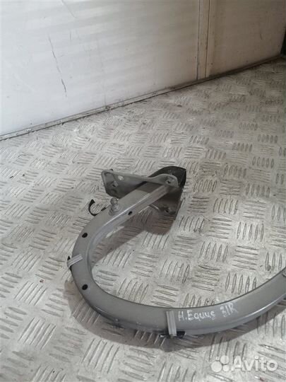 Петля крышки багажника задняя правая Hyundai Equus