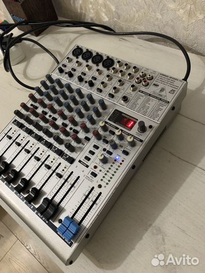 Микшерный пульт behringer ub1204fx-pro