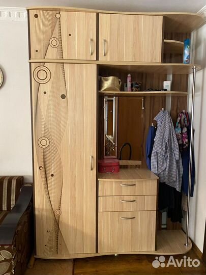 Шкаф