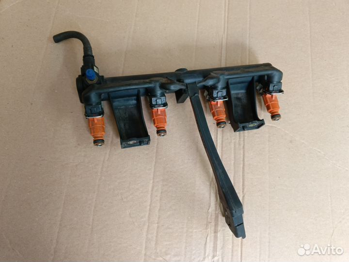 Форсунка топливная Peugeot Citroen 1.6 TU5 NFU