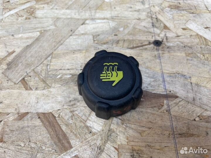 Крышка расширительного бачка LADA Vesta