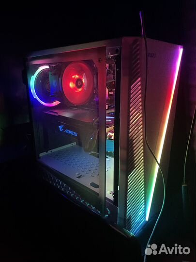 Игровой компьютер с монитором