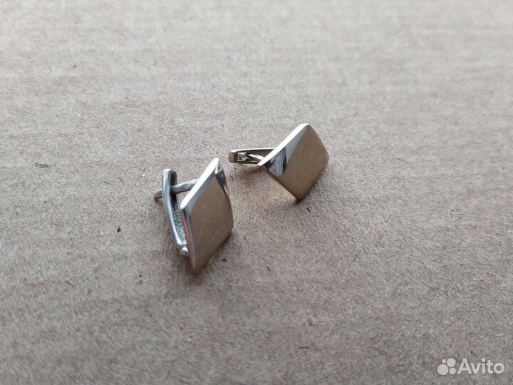 Серьги ромбы новые