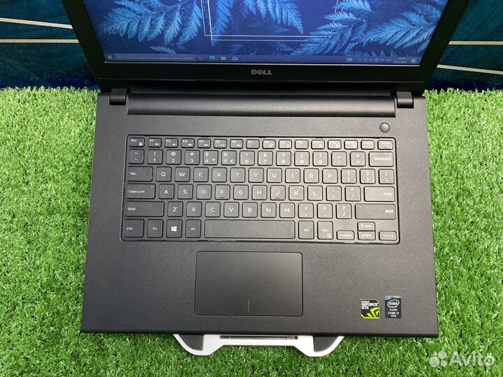 Ноутбук Dell для игр на Core i7 и GTX