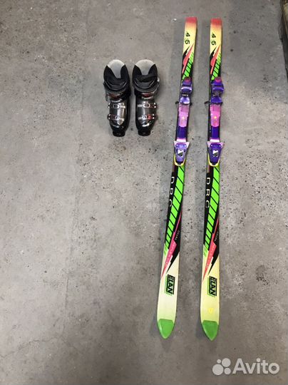 Горные лыжи и ботинки