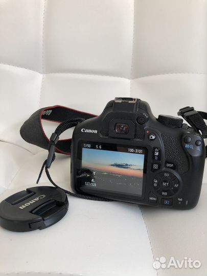 Зеркальный фотоаппарат Canon 1300