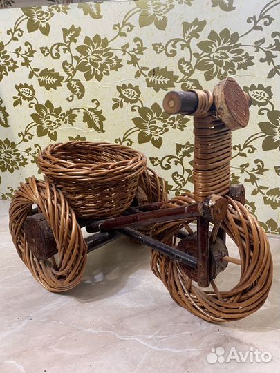 Кашпо плетеное для цветов велосипед