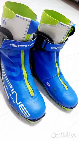 Беговые лыжные ботинки spine