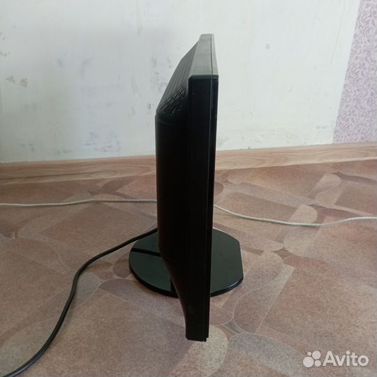 Монитор Philips 22