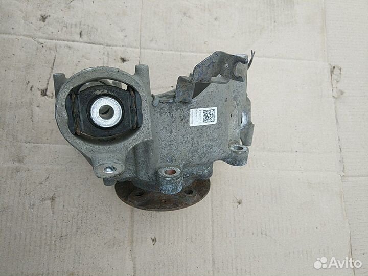 Кулак задний левый Audi A8 D4 Ауди А8 Д4