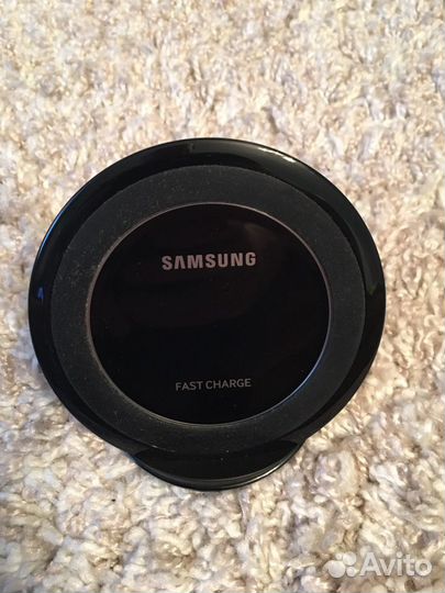 Беспроводная зарядка samsung EP-NG930
