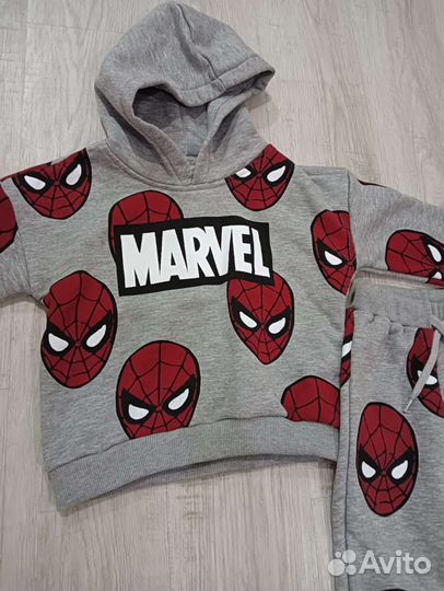 Костюм на мальчика Marvel Zara