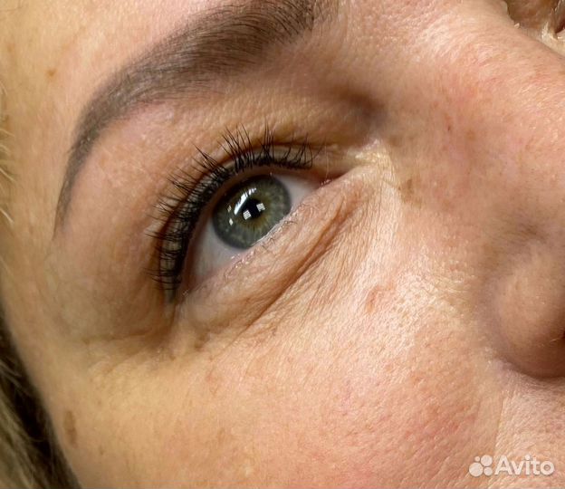 Модель на наращивание ресниц