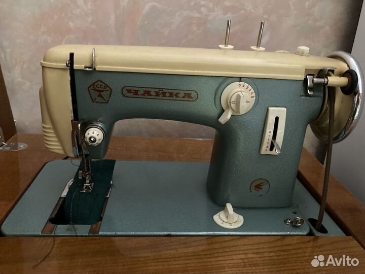 Швейная машина Чайка