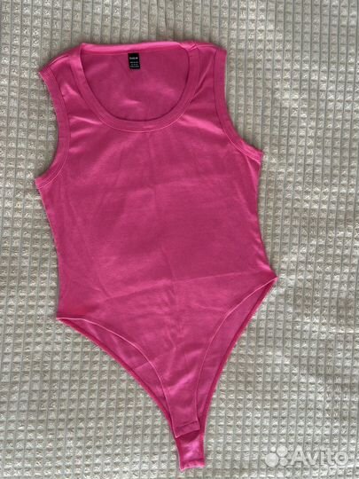 Яркое боди Shein