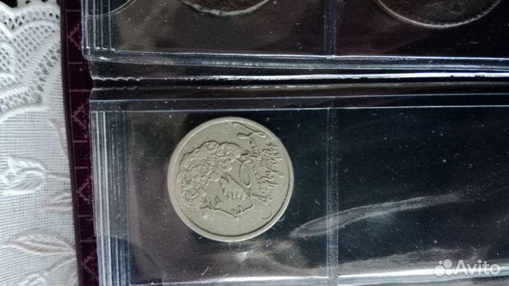 Альбом для монет, памятные монеты и банкноты