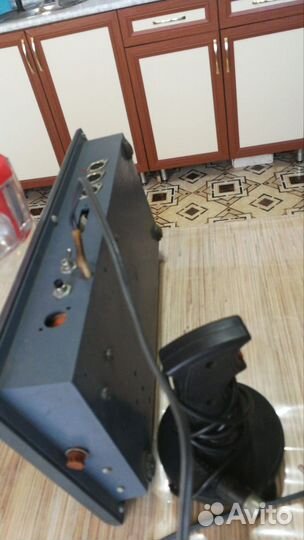 Ретро компьютер с джойстиком