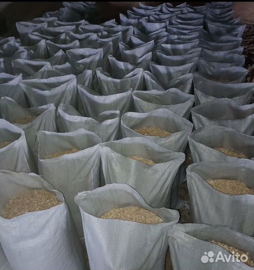 Опилки в мешках